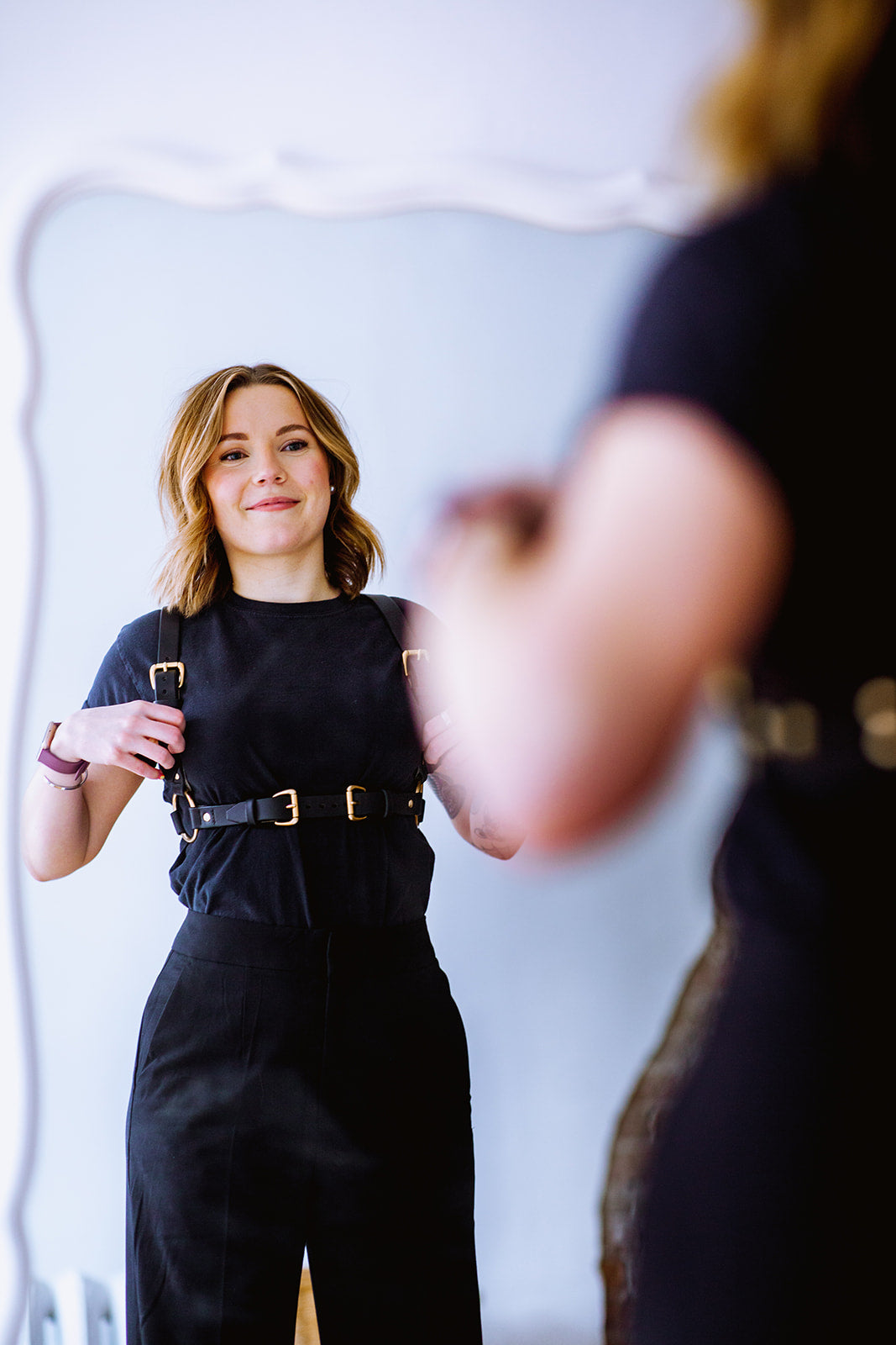 Emily Solid Leather Body Harness Mirrorshot